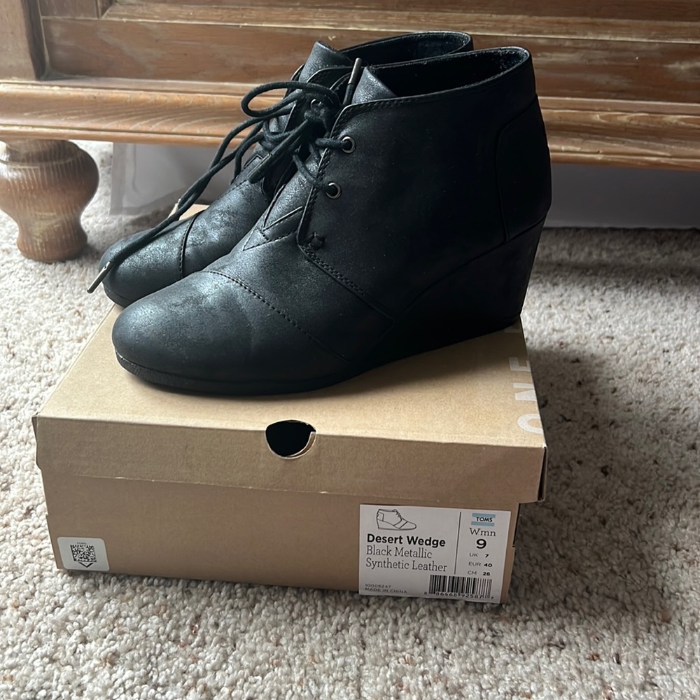 Toms Booties size 9 black
